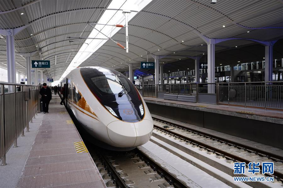 （新华全媒头条·图文互动）（3）百年跨越，逐梦京张——写在京张高铁开通暨中国高铁突破3.5万公里之际