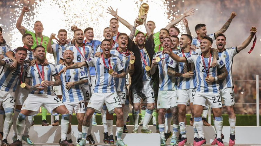 阿根廷“點勝”法國三奪世界杯 梅西終捧大力神杯